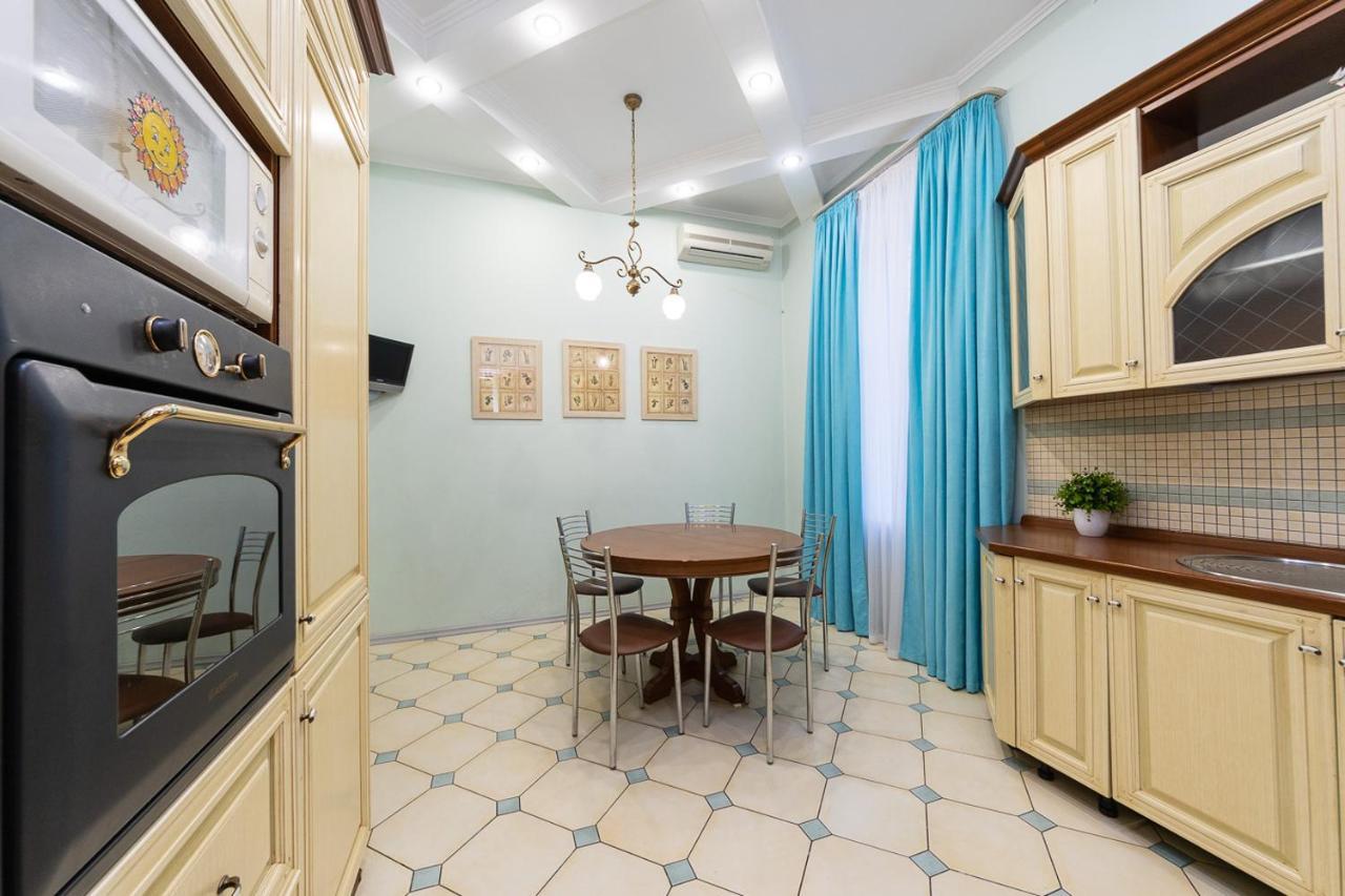 Apartament On Independence Square Киев Екстериор снимка