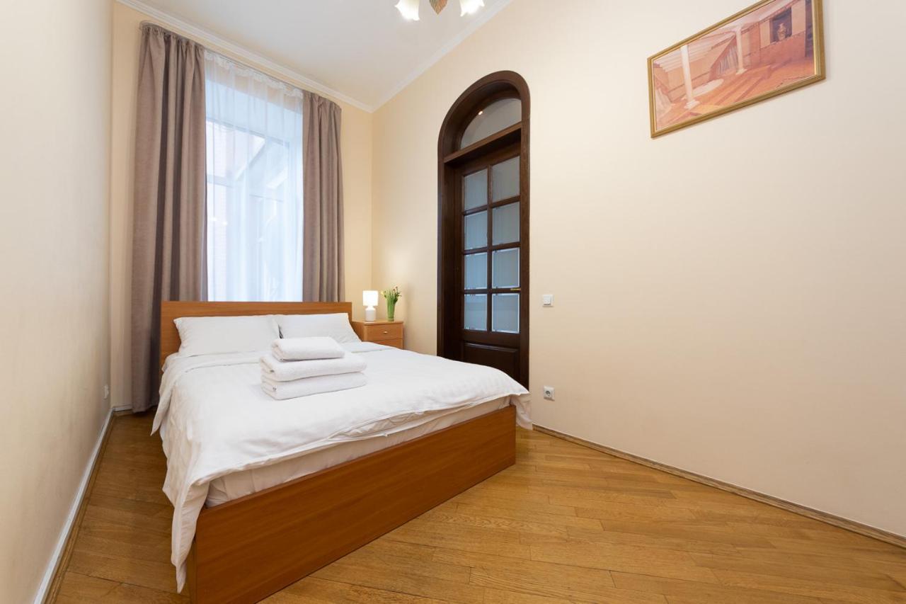 Apartament On Independence Square Киев Екстериор снимка
