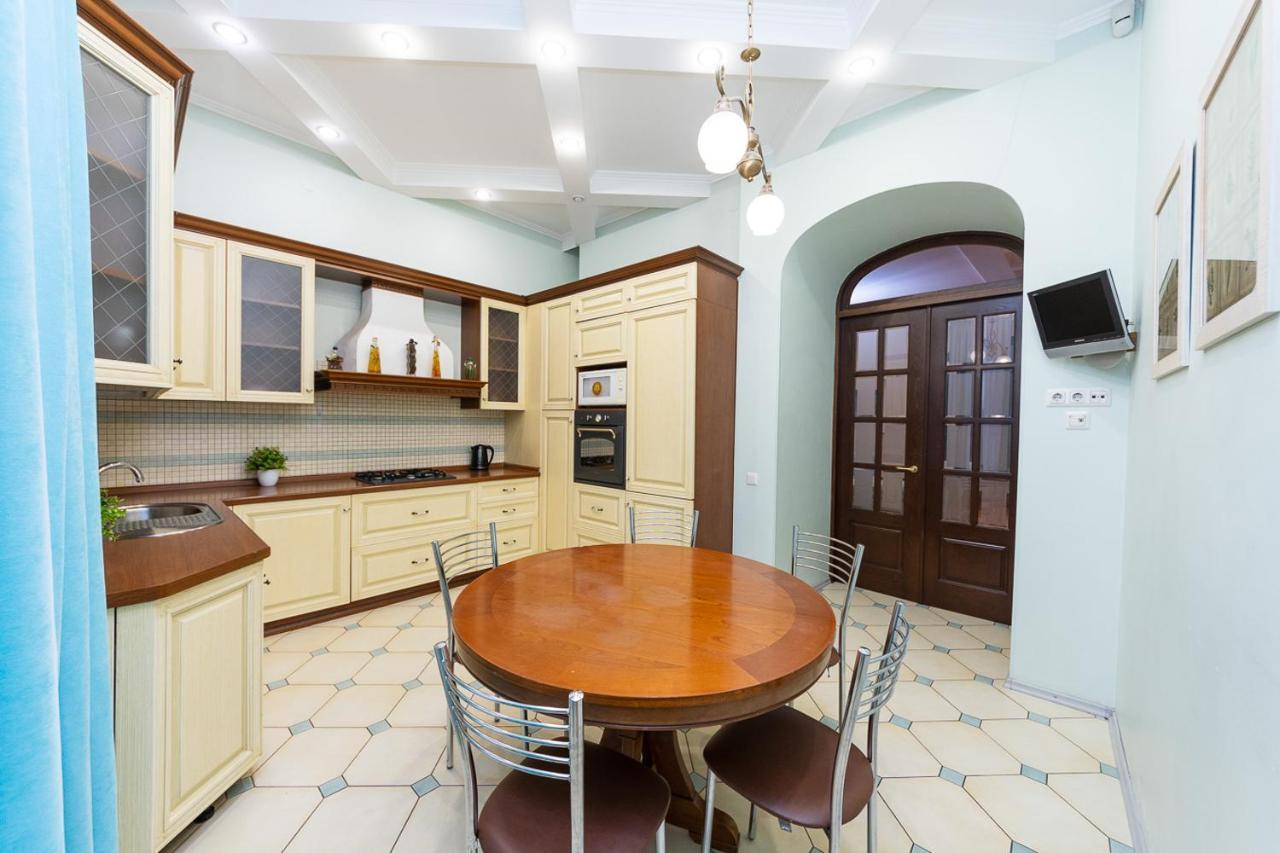 Apartament On Independence Square Киев Екстериор снимка