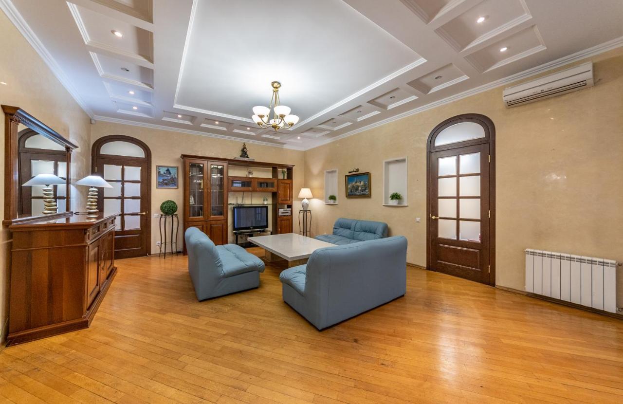 Apartament On Independence Square Киев Екстериор снимка
