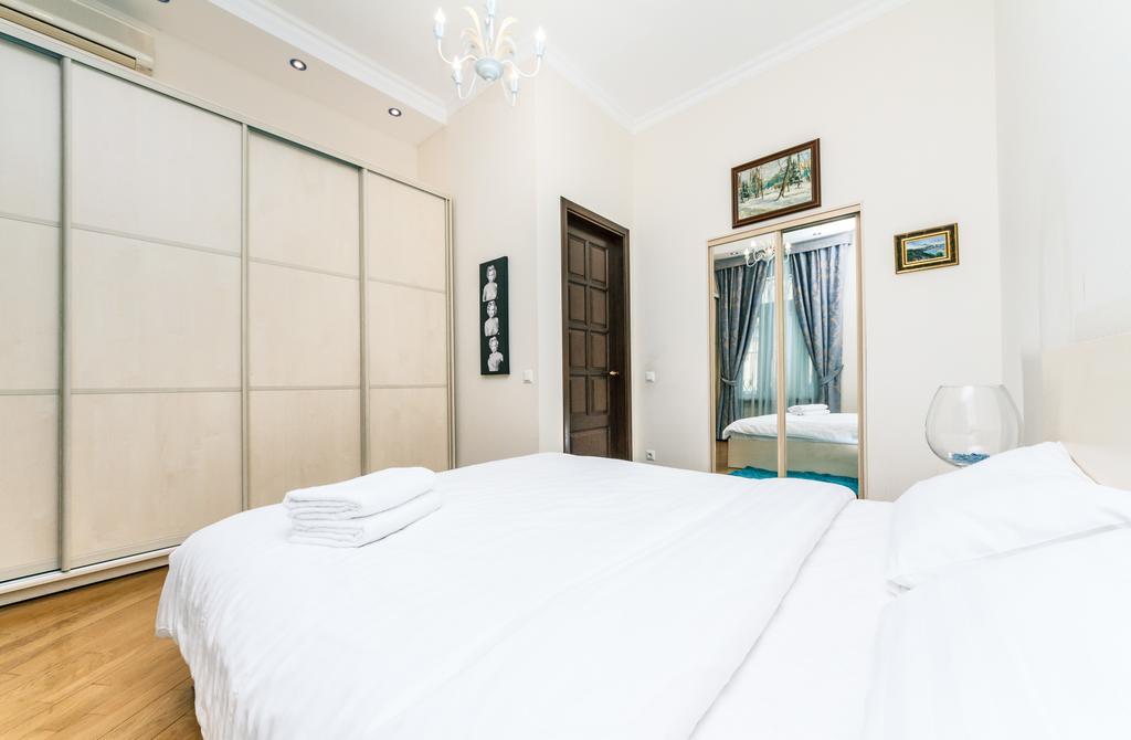 Apartament On Independence Square Киев Екстериор снимка
