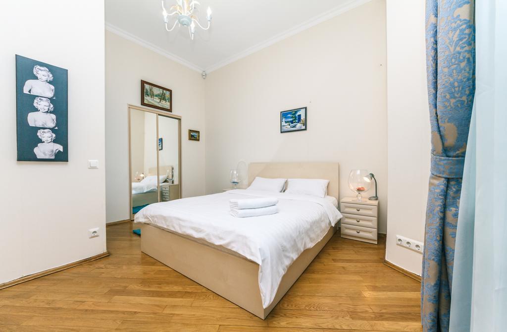 Apartament On Independence Square Киев Екстериор снимка